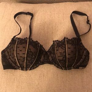 DKNY lace bra, size 34A, never worn!